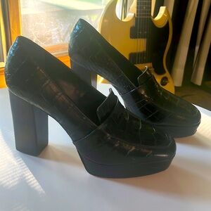 Vince Camuto Platform loafers. Like new. Black leather.